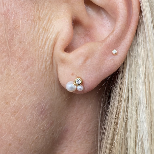 Ørestikker PRETTY pearl petite forgyldt sølv